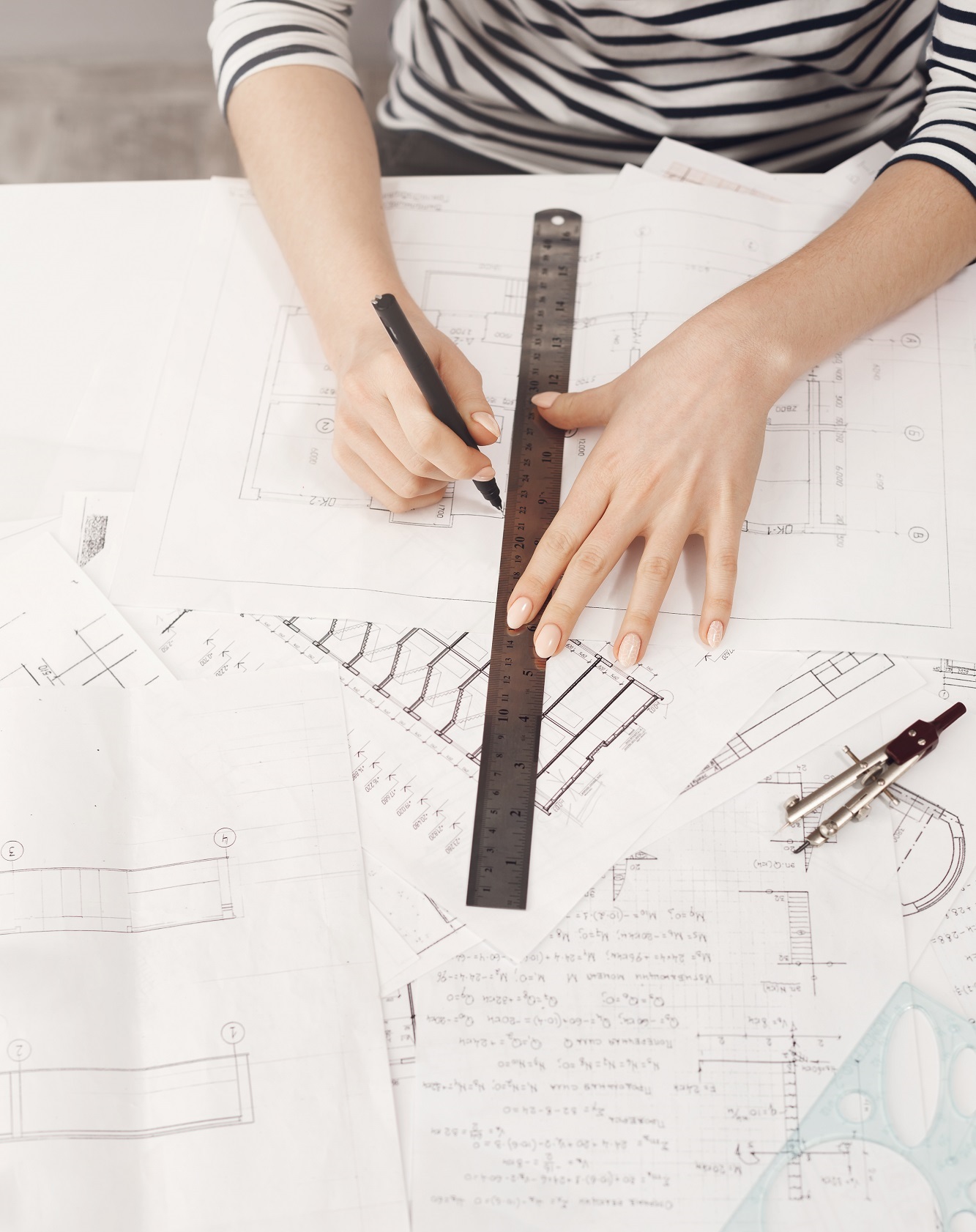 Чем занимается учитель черчения и какую получает зарплату